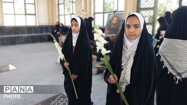 میهمانی لاله‌ها در شهرستان بن با حضور دانش‌آموزان 