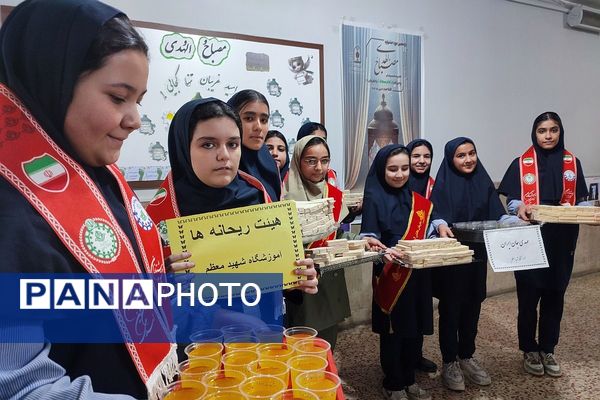 جشن باشکوه میلاد امام عصر (عج) در هئیت دخترانه ریحانه ها