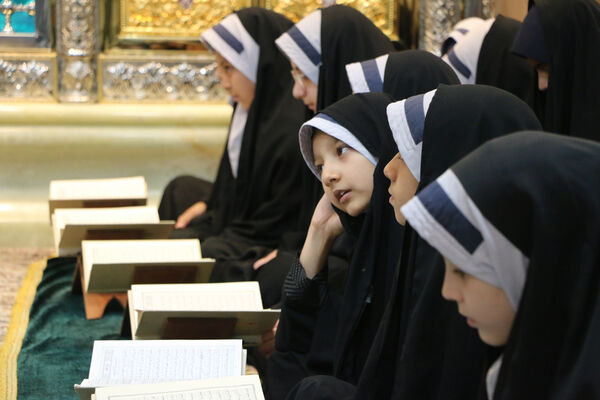 محفل دانش‌آموزی انس با قرآن در آستان مقدس چهل اختران قم