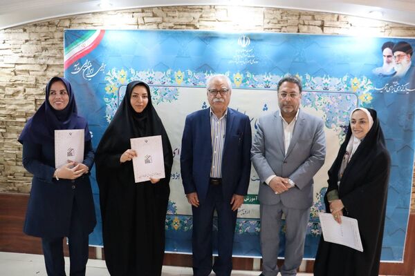 تجلیل از معلمان پژوهنده در همایش بهارانه