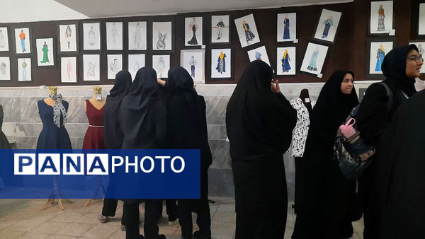 نمایشگاه هفته معرفی مشاغل در هنرستان شاهد نجمیه قم 