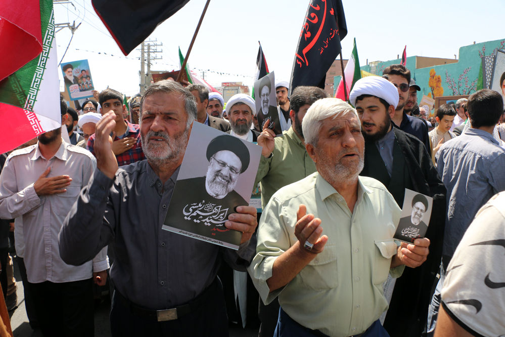 راهپیمایی یوم الله 15 خرداد از بیت امام راحل تا حرم حضرت معصومه(س)