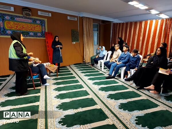 دوره آموزشی علمی مهارتی امداد و نجات ویژه سفیران سلامت منتخب ناحیه ۶