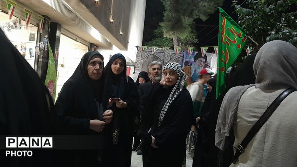 حضور پرشور فرهنگیان و دانش آموزان در موکب اداره آموزش و پرورش ناحیه۴ اصفهان 