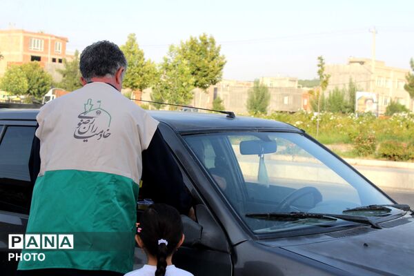 خدمت رسانی به زائران در حال برگشت از مشهد مقدس در ایستگاه صلواتی سملقان