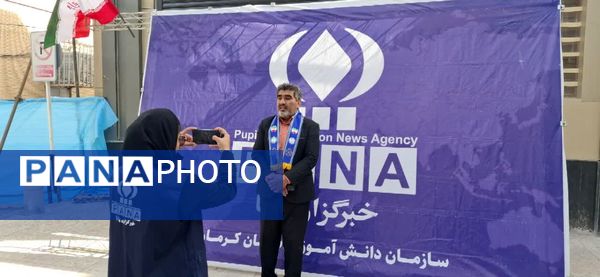 غرفه خبرگزاری پانا، وعده دیدار دانش‌آموزان در راهپیمایی 22 بهمن