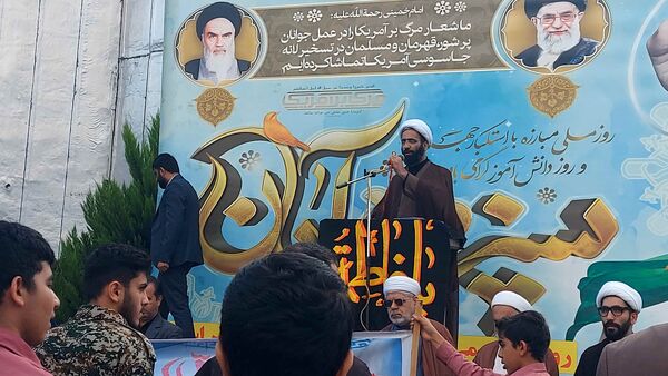 حضور پر شور نسل آینده در راهپیمایی روز دانش آموز 