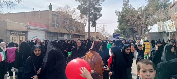 خروش مردم ولایت مدار شهرستان خلیل‌آباد‌ در یوم‌الله 22 بهمن