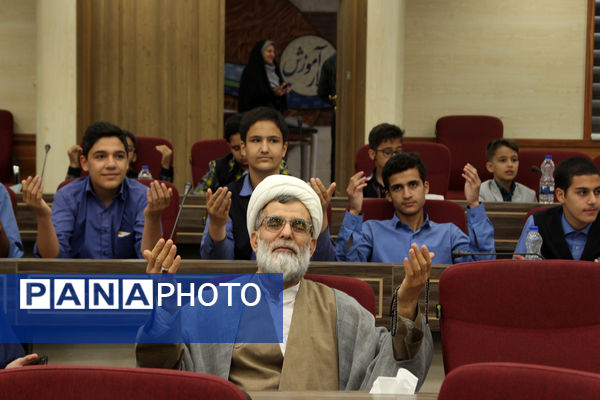 آیین اختتامیه چهاردهمین دوره جشنواره نوجوان سالم در قم