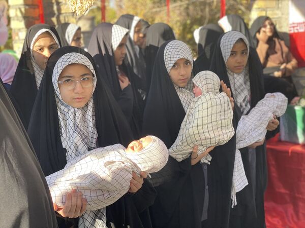 مراسم استقبال از شهید گمنام در شهرستان مه‌ولات