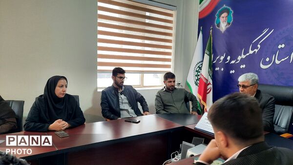 جلسه پیگیری و بررسی فعالیت های سازمان دانش آموزی با محوریت قرارگاه (نوجوان مبارز)