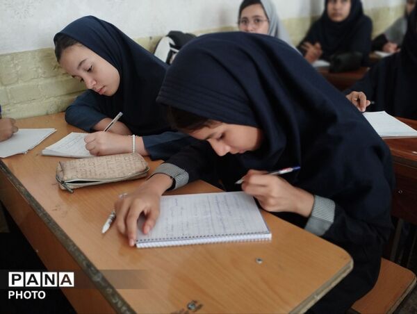 کلاس‌های رشد و تقویت دانش‌آموزان در دبیرستان مهدی خدابنده