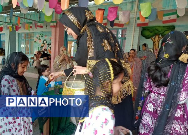 برگزاری آیین کهن «حق لیلی» در مدرسه شهید ابراهیم تنیده هرمزگان