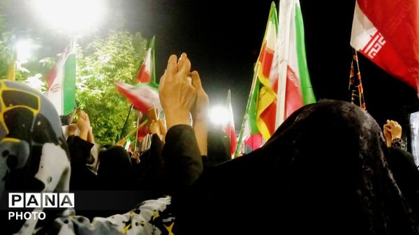 طنین عشق به وطن در چهارباغ خرم‌ آباد با حضور پرشور مردم