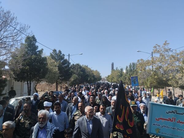 میز خدمت آموزش و پرورش باخرز در نماز جمعه