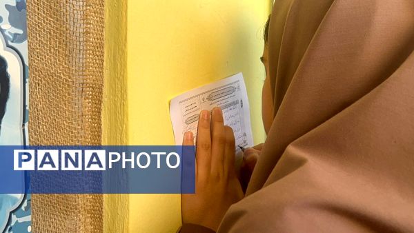 انتخابات پرشور شورای دانش‌آموزی در مدرسه صالح ادیب