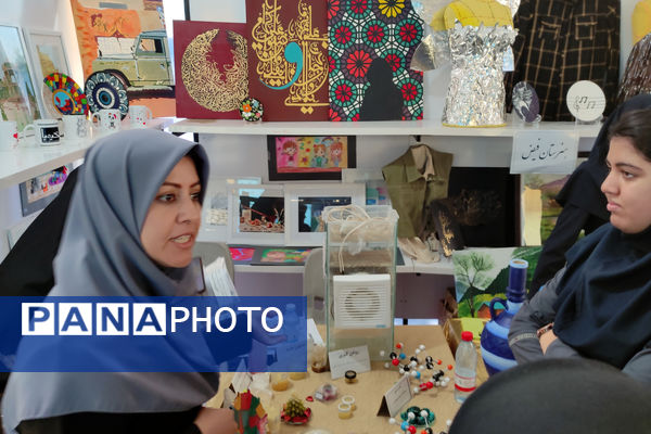 نمایشگاه آثار هنری هنرستان‌ها به‌مناسبت هفته مشاغل 