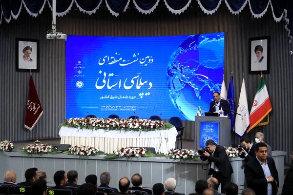 پنل همکاری‌های اقتصادی، استانی ، تجاری، سرمایه‌گذاری و مناطق آزاد