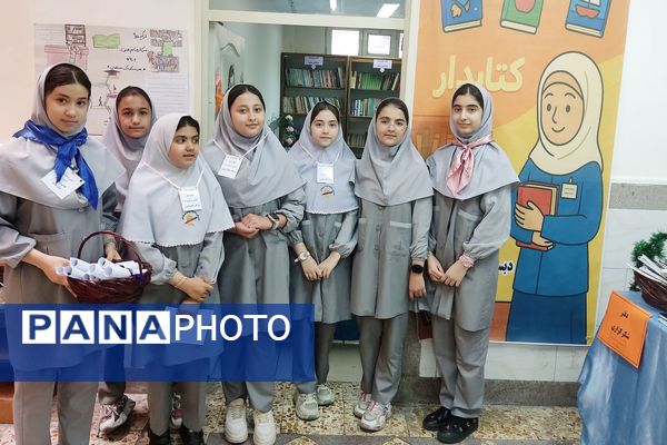 برگزاری نمایشگاه به مناسبت هفته مشاغل، در دبستان کودک مسلمان