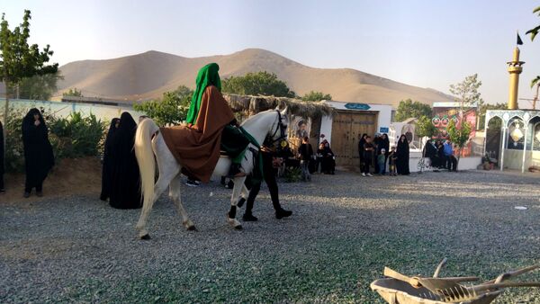 علم‌ گردانی آیین‌ هر ساله‌ شهر وردنجان