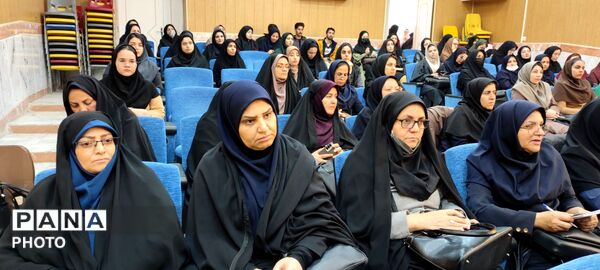 کارگاه آموزشی فرصت های متنوع یادگیری آموزگاران ابتدایی در کانون سمیه شهرستان شیروان 