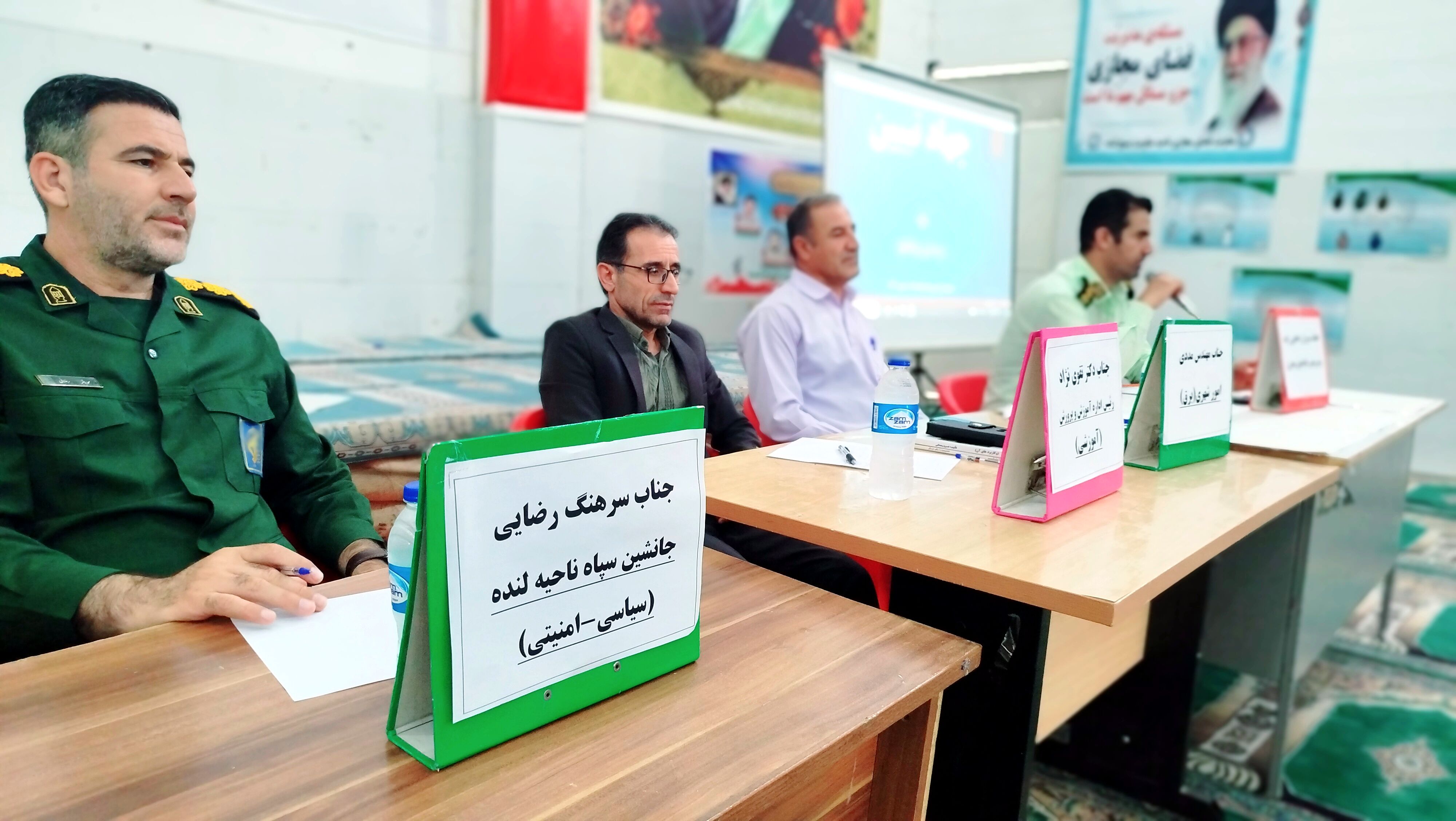 دانش‌آموزان در تریبون آزاد، نقدهای خود را به مسئولان مطرح کردند