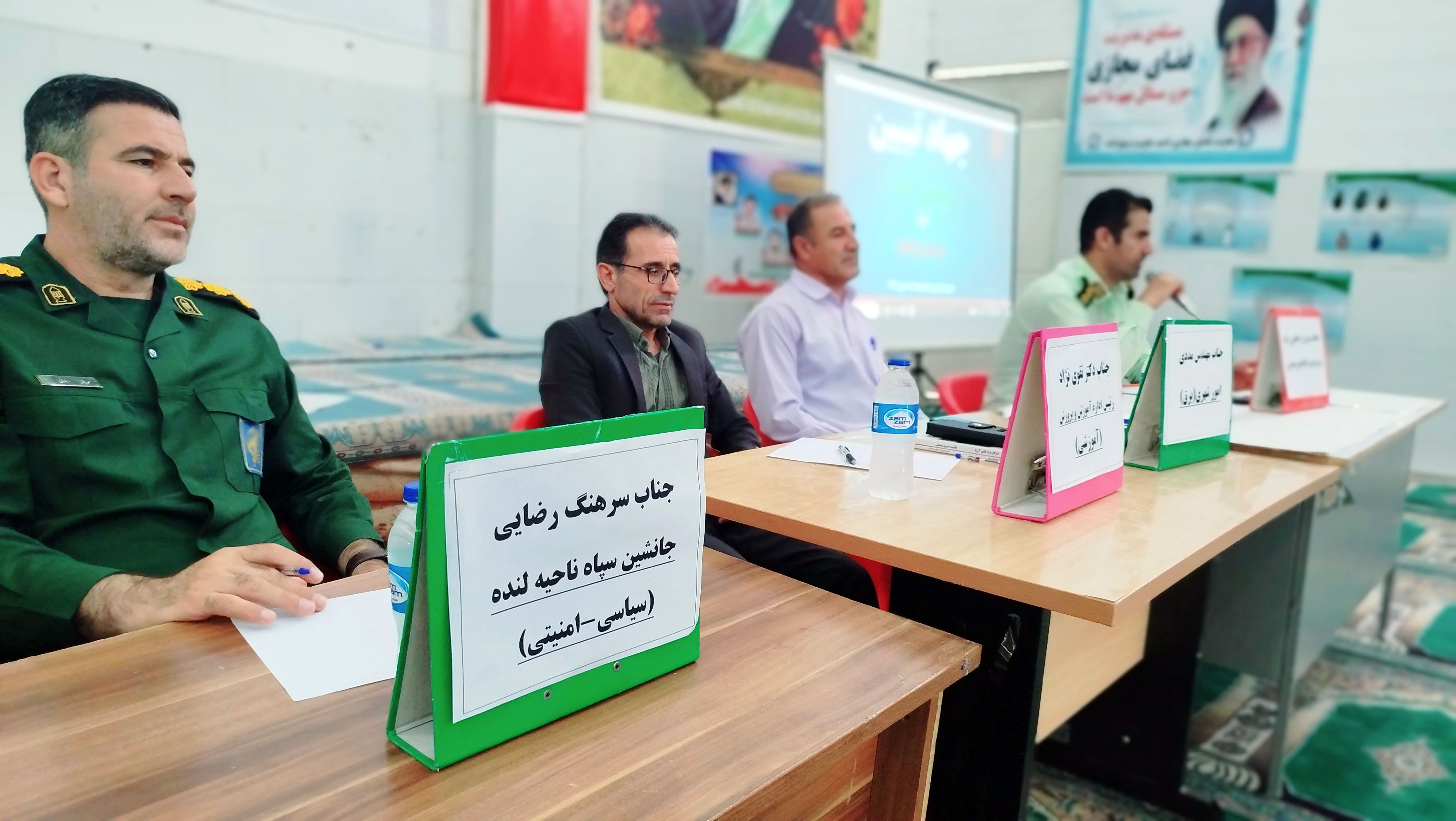 دانش‌آموزان در تریبون آزاد، نقدهای خود را به مسئولان مطرح کردند