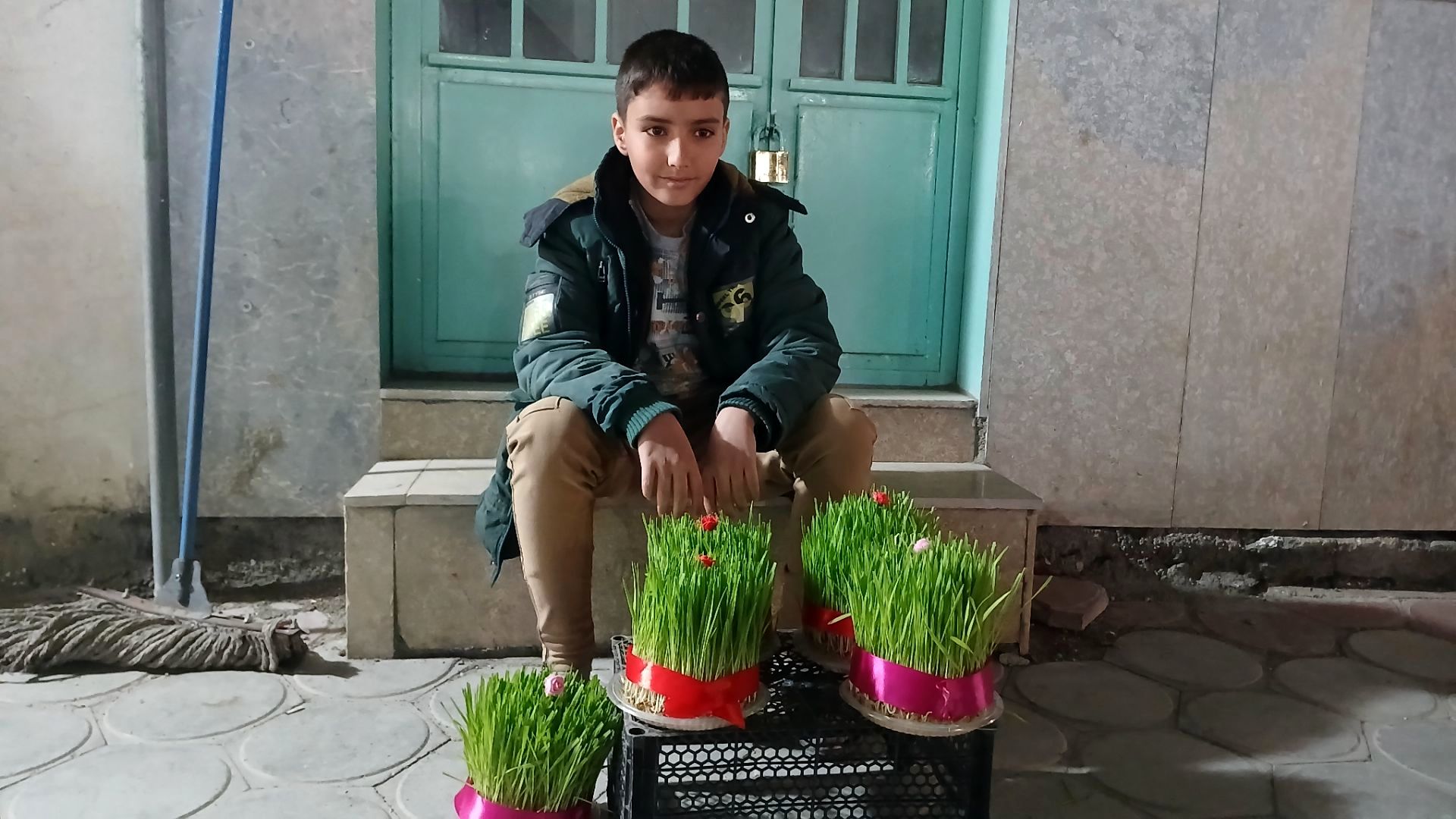 حال و هوای بهاری بازار بن در بهار قرآن