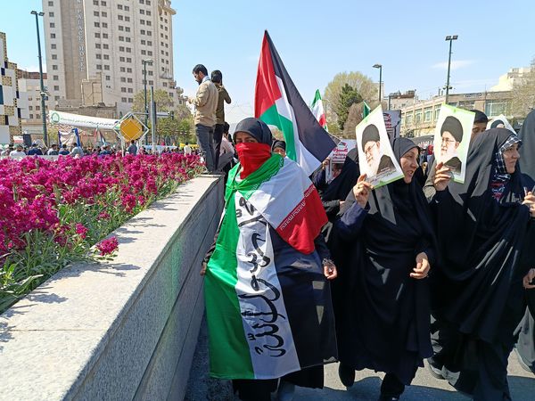 راهپیمایی باشکوه روز جهانی قدس در جوار بارگاه رضوی