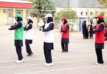 موجی از نشاط در ویژه‌برنامه هفته بهداشت روان دبیرستان فرزانگان ناحیه ۲ تبریز