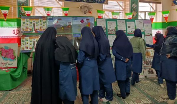 نمایشگاه دستاوردهای شورای بسیج در دبیرستان برازنده مقدم ۲