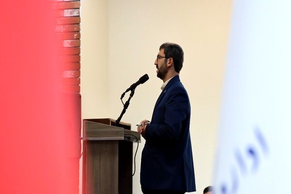 یک خشت هزار امید