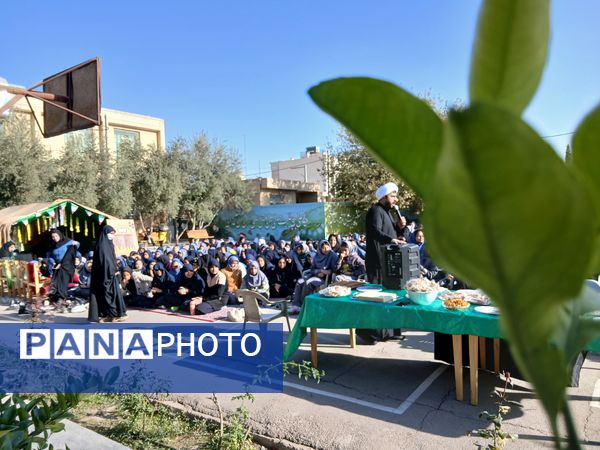 برگزاری مراسم عزاداری ایام فاطمیه در دبیرستان شهید دهقان 