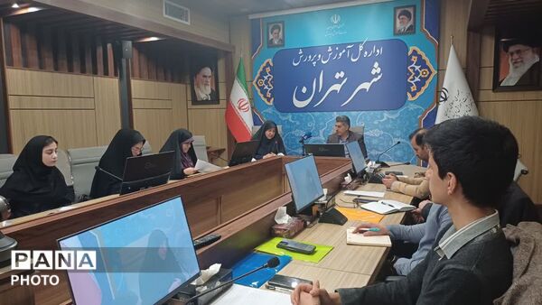 تقدیر از دانش‌آموزخبرنگاران، نمایندگان مجلس و مجامع دانش‌آموزی در نشست گفت‌وگوی بین‌نسلی تهران