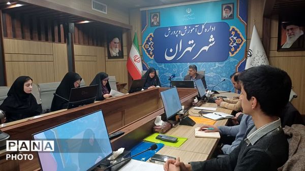 تقدیر از دانش‌آموزخبرنگاران، نمایندگان مجلس و مجامع دانش‌آموزی در نشست گفت‌وگوی بین‌نسلی تهران