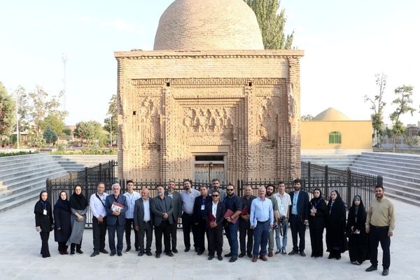 با دوربین و قلم ؛ خبرنگاران در مسیر توسعه شهری تاکستان