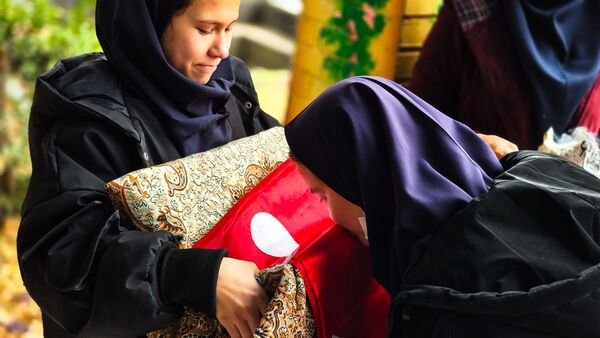 عطر حسینی در مدرسه نوشین بختیاری؛ ورود پرچم متبرک امام حسین(ع) و اجرای پویش «دانش‌آموز حرم‌ساز» در جوادآباد