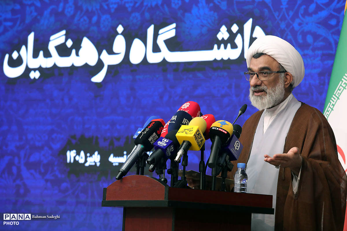 دانشگاه فرهنگیان باید مأموریت خود را بر تربیت معلمِ تراز آینده متمرکز کند