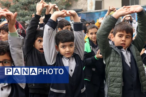 صبحگاه دانش در دبستان خیراندیشان گرگان