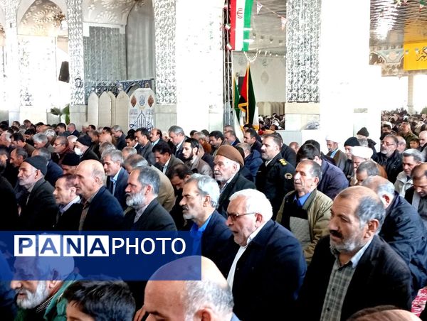 نماز جمعه در کاشمر 