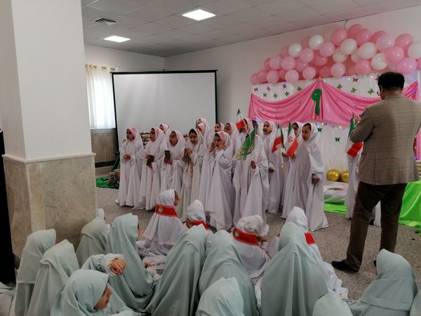 جشن تکلیف دختران با عطر بندگی و شکوفه‌های ایمان