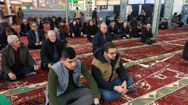 نمازجمعه اهر با صفای حضور نوجوانان