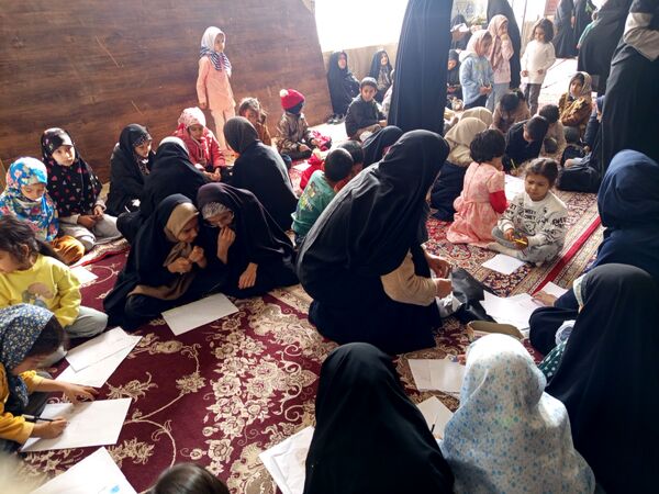 برپایی غرفه کودک در حاشیه نماز جمعه کاشمر
