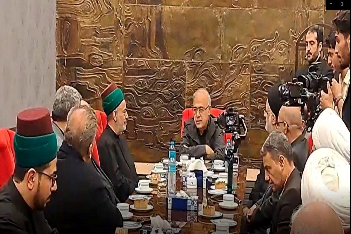 استاندار هرمزگان از هیئت اعزامی عتبه حسینی استقبال کرد