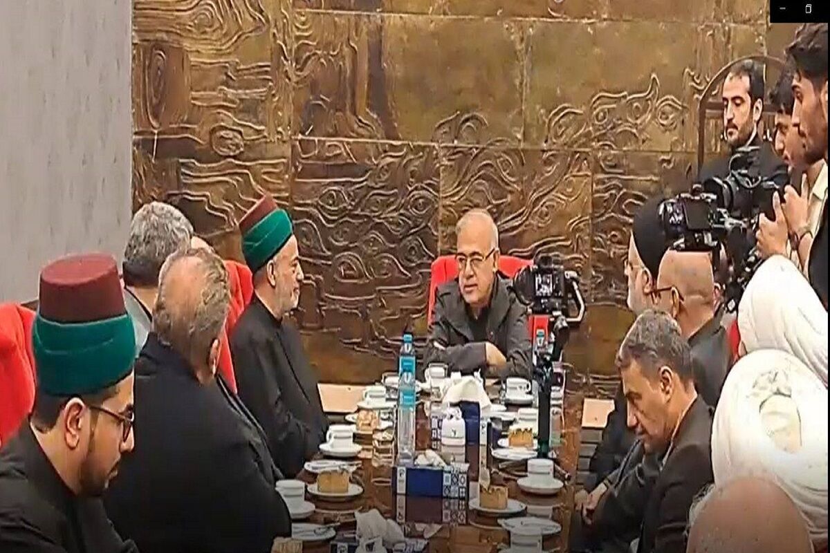 استاندار هرمزگان از هیئت اعزامی عتبه حسینی استقبال کرد