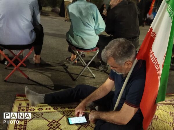 طنین دعای استغاثه در شب‌های مسجد جامع با حضور قلب مؤمنان