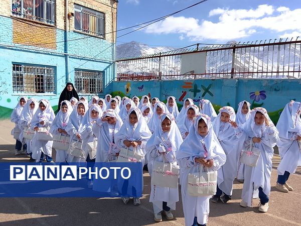 جشن ولادت حضرت قائم(عج) در مدرسه17 شهریور 