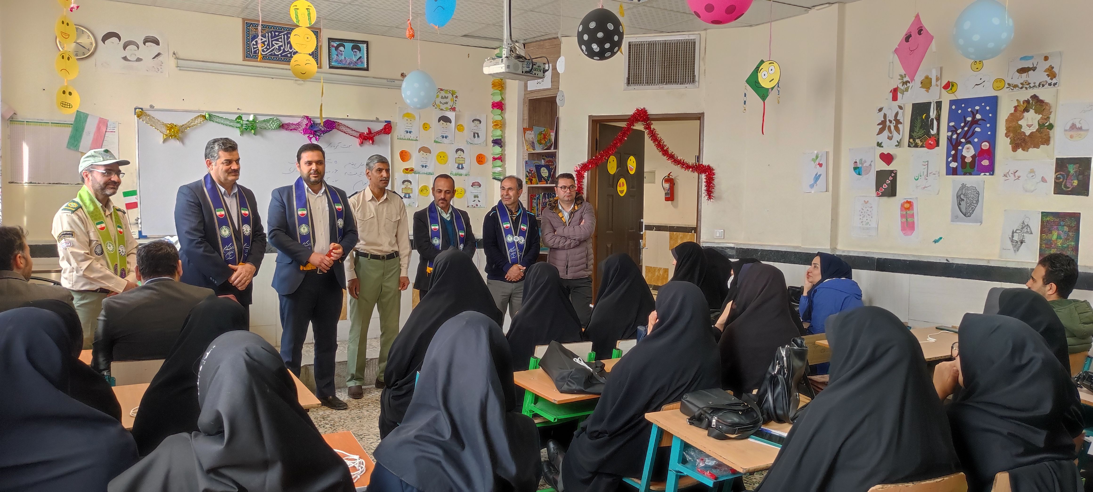 بازدید مدیر سازمان دانش‌آموزی خراسان شمالی از کلاس‌های ضمن خدمت سازمان‌دانش‌آموزی