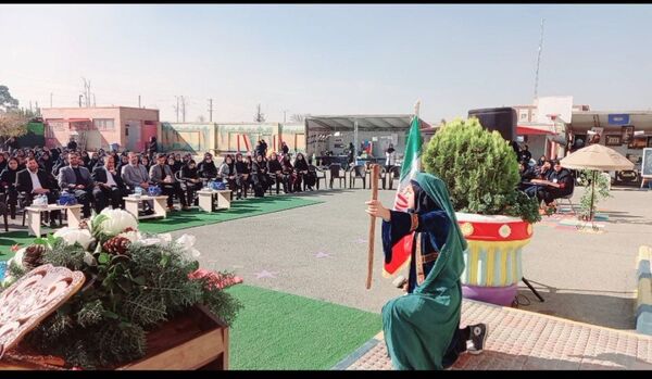 برگزاری مراسم هفته پژوهش در آموزشگاه فرزانگان هیأت امنای ملارد