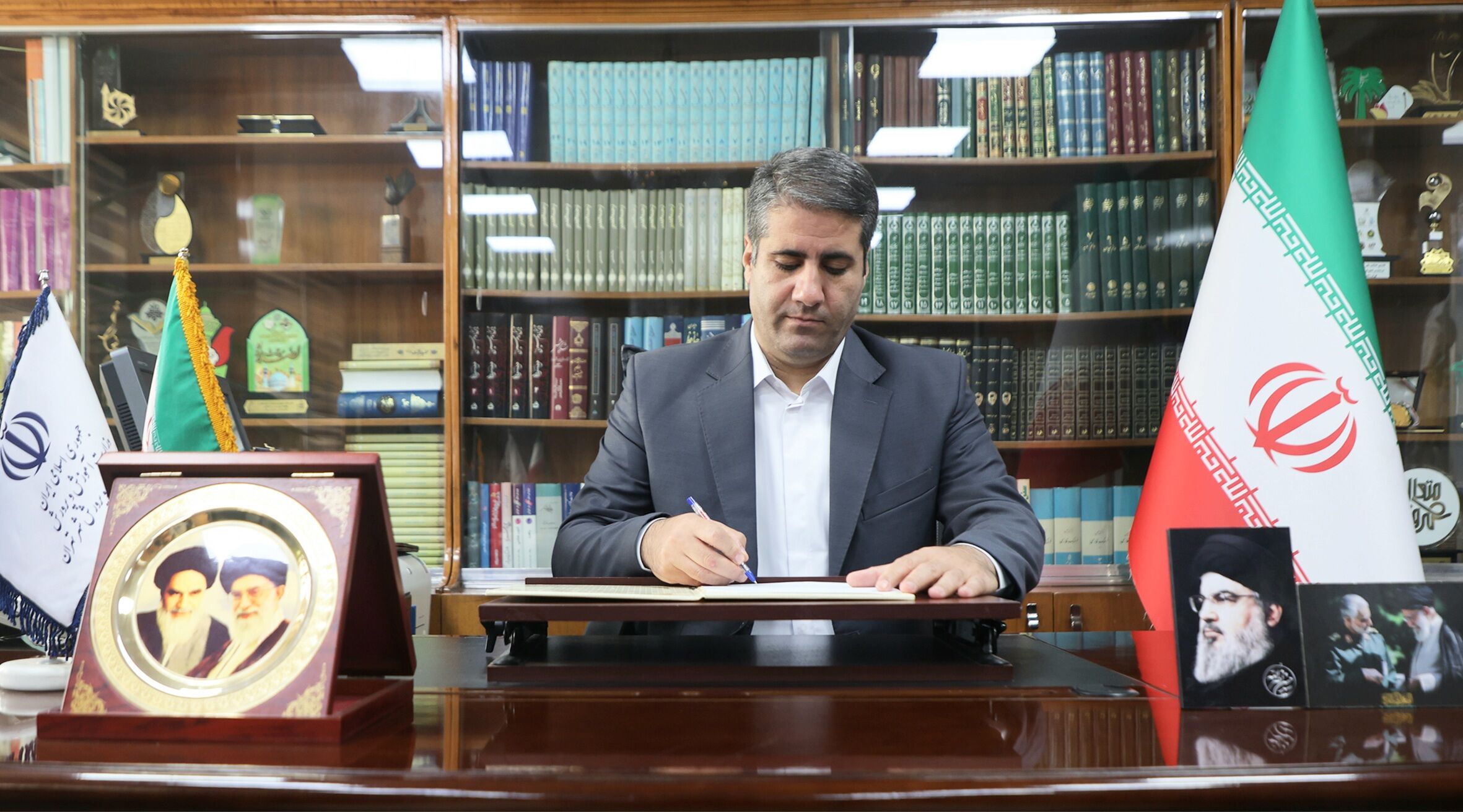 کتاب گنجینه حکمت و میراث ماندگار تمدن بشری است
